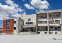 Μια γροθιά καθηγητές, γονείς και μαθητές στο 10 Γυμνάσιο Βόλου
