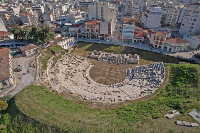arxaio-theatro-larisas